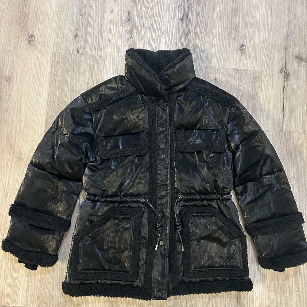 ALO Yoga Black Puffy Sherpa-Trim Jacket